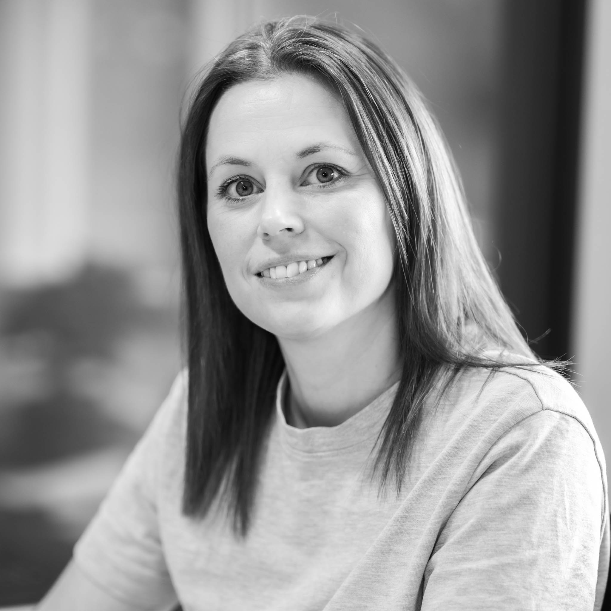 June ser direkte i kamera